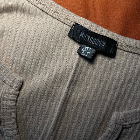 Notch neck crop top - Picture 3 of 4